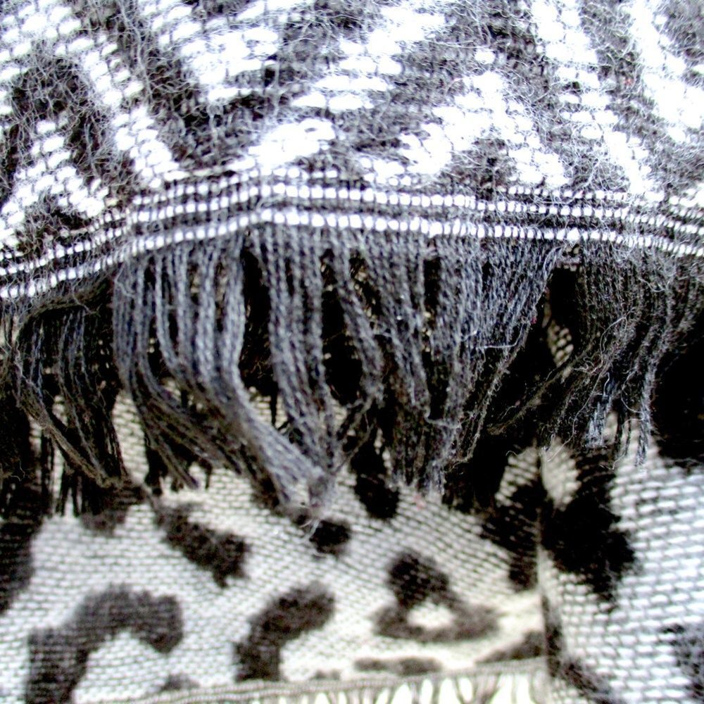 Lulla Collection by Bindya Reversible Scarf - Picture 5 of 7